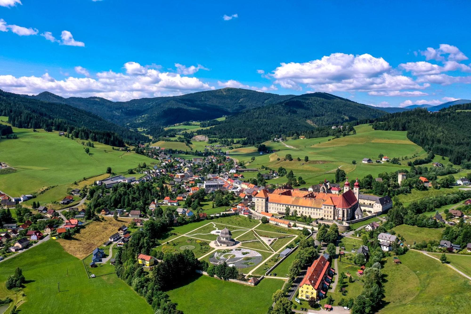 Naturpark Chalets Lambrecht By Alps Resorts Санкт-Ламбрехт Экстерьер фото